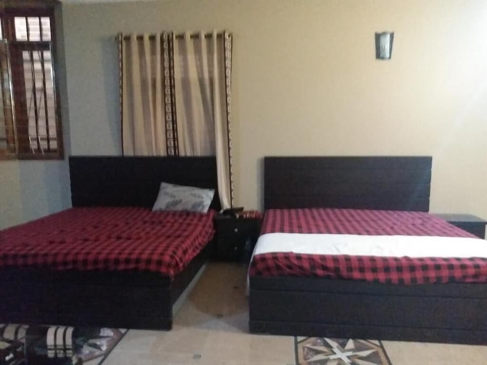 Elegant Guest House Karachi view 2