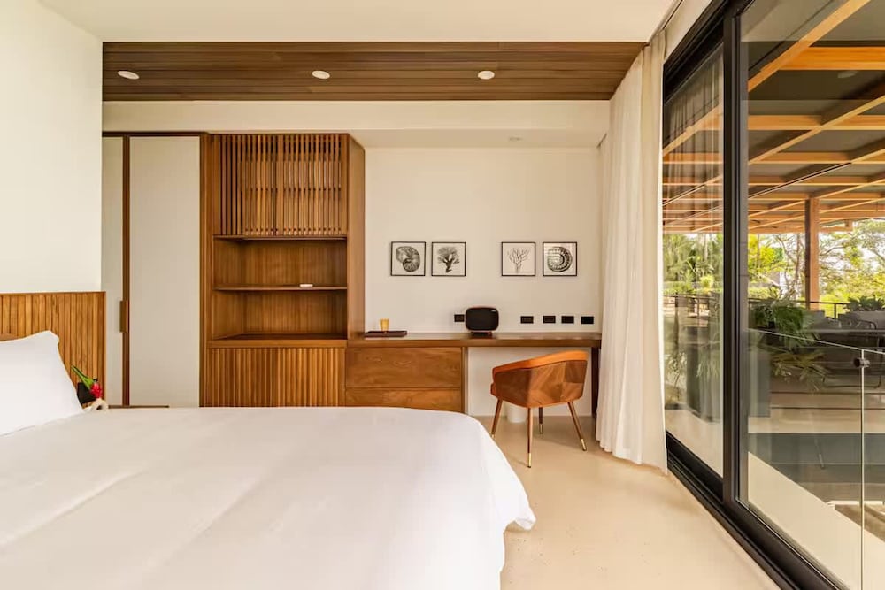 w Spectacular 4BR Villa in Costa Rica