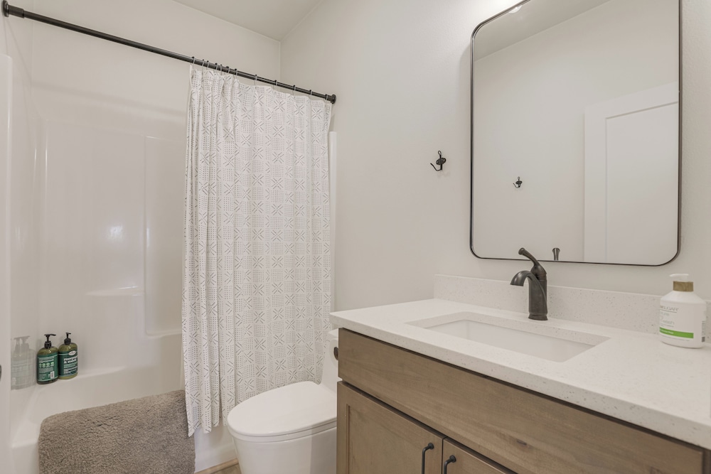 Mtn-views, Pet-friendly! Family Home in Ranchester