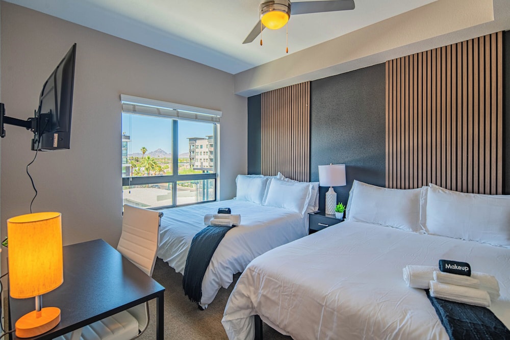 ROVE LIVING/KL - Iluminate