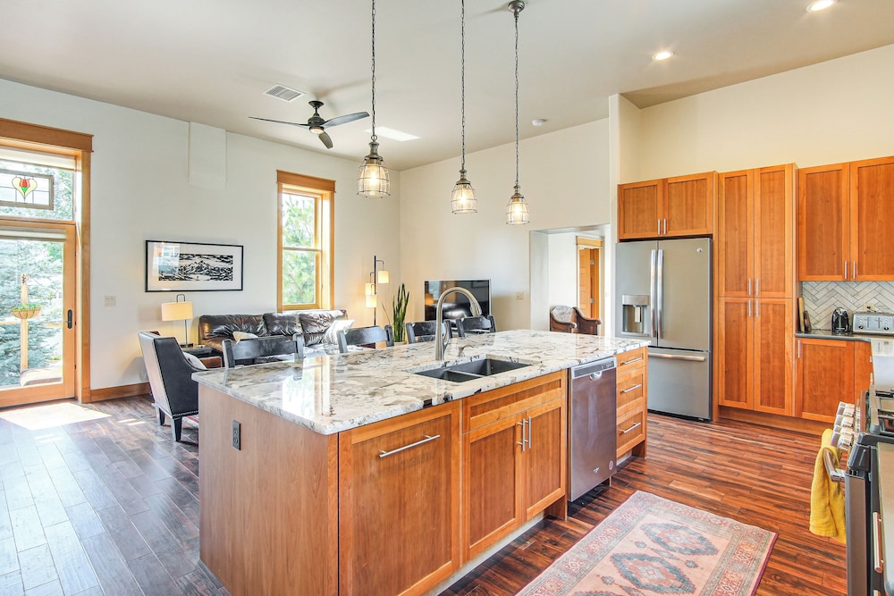 Divine Salida Stay: Walkable Location Near Dtwn!