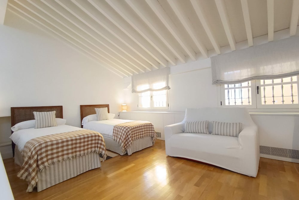 Exclusive House in Seville. Antonia Díaz