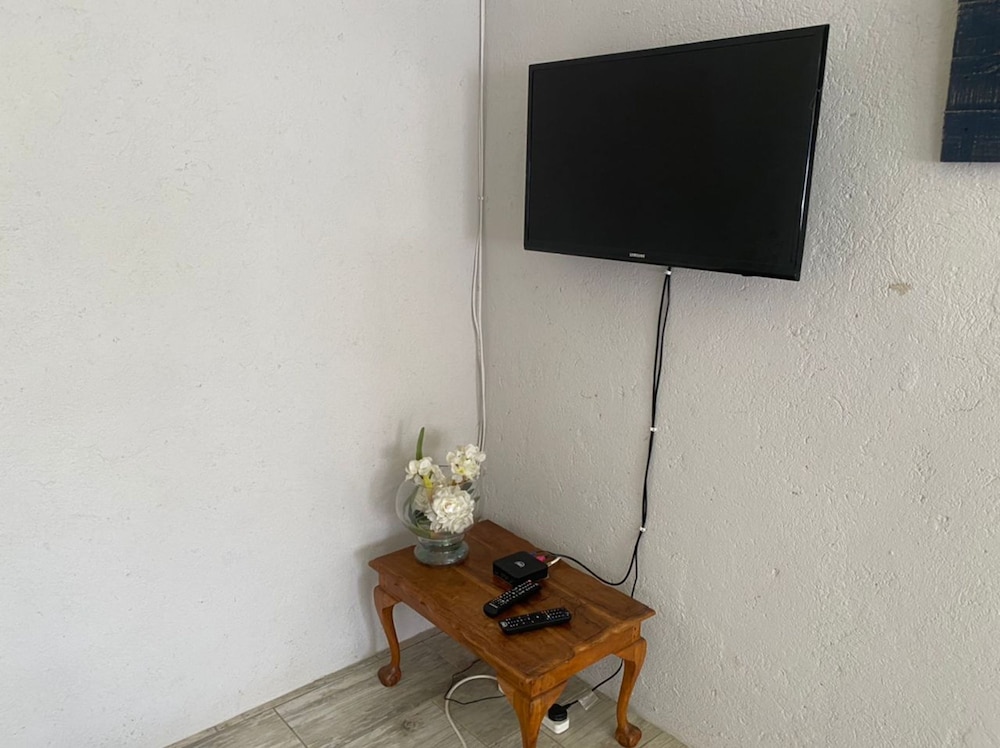 Stunning Private Cottage in the Heart of Nyanga - 2095