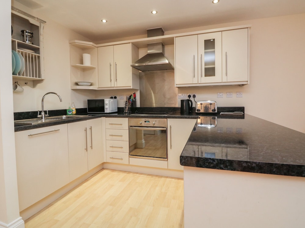 1 Tregonwell Court