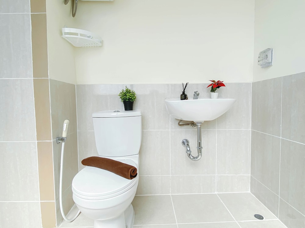 Restful 3Br At Meikarta Apartment