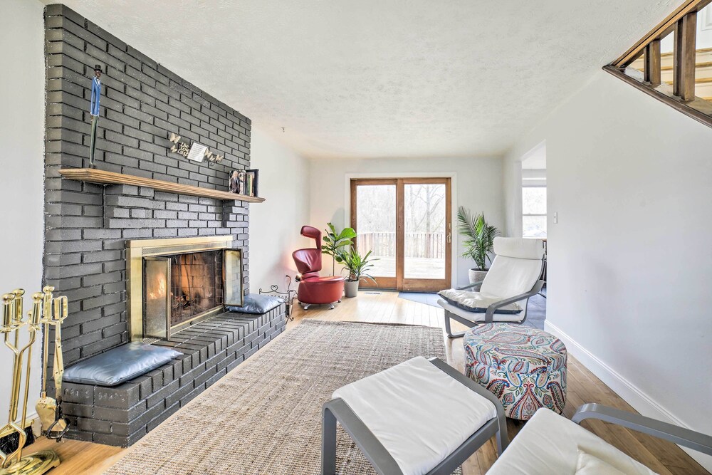 Charming Vacation Rental: 15 Mi to Pittsburgh - Property Image 12