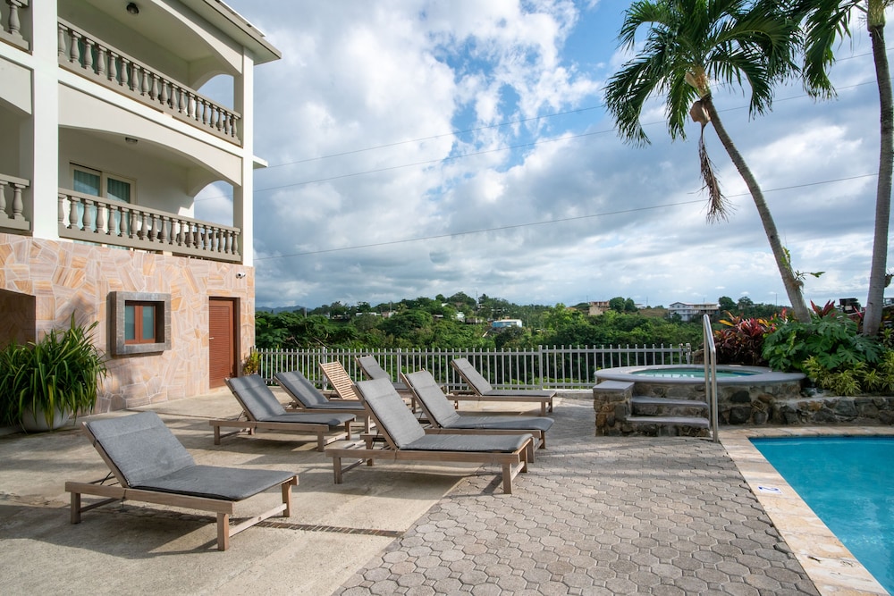 Lazy Parrot Inn - Property Image 30