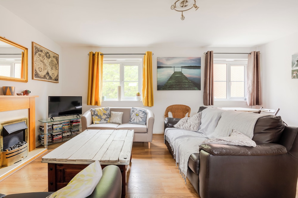 Charming Cosy Coach House in Fishponds, Bristol view 4