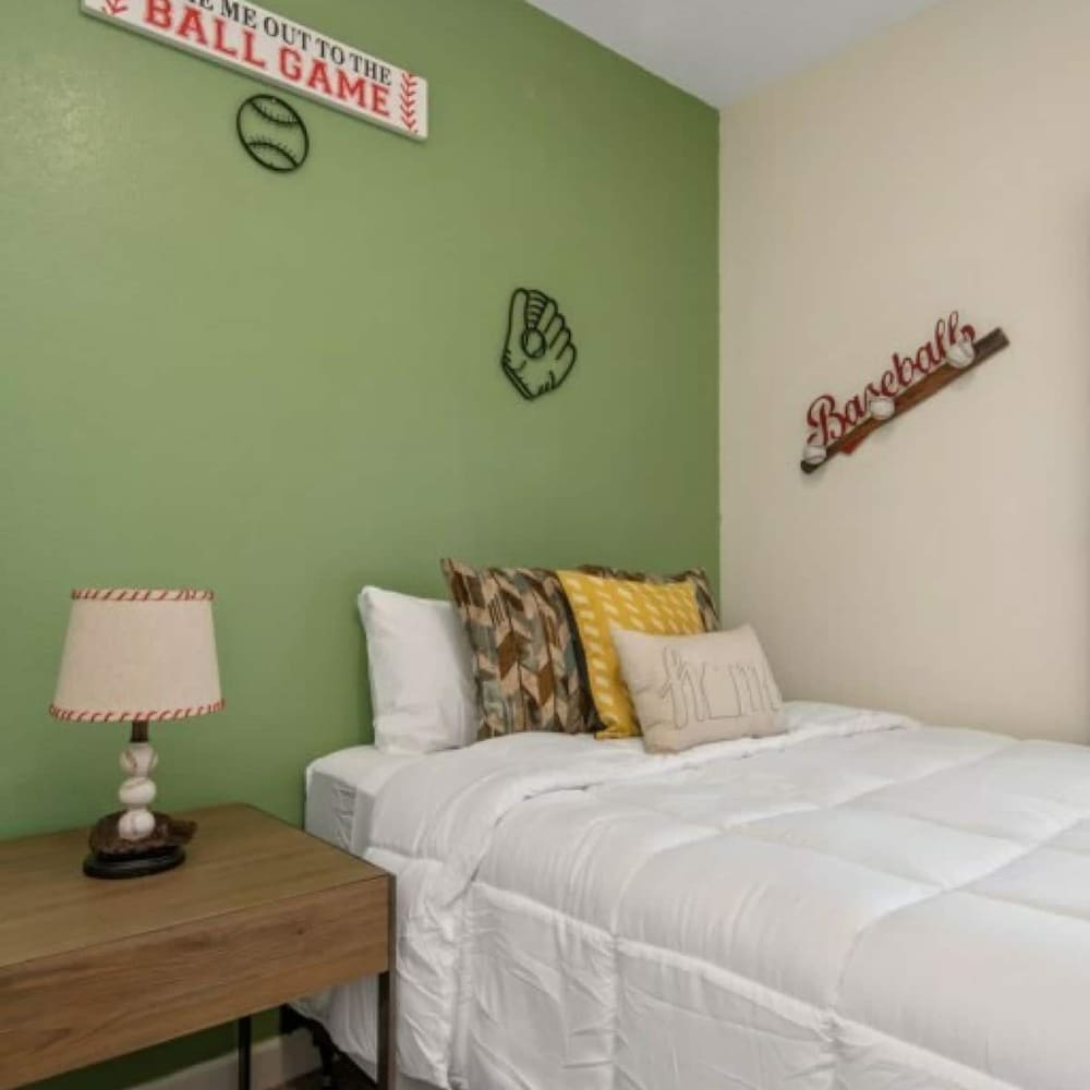 9033 Spectacular 5BD With Private Pool view 5