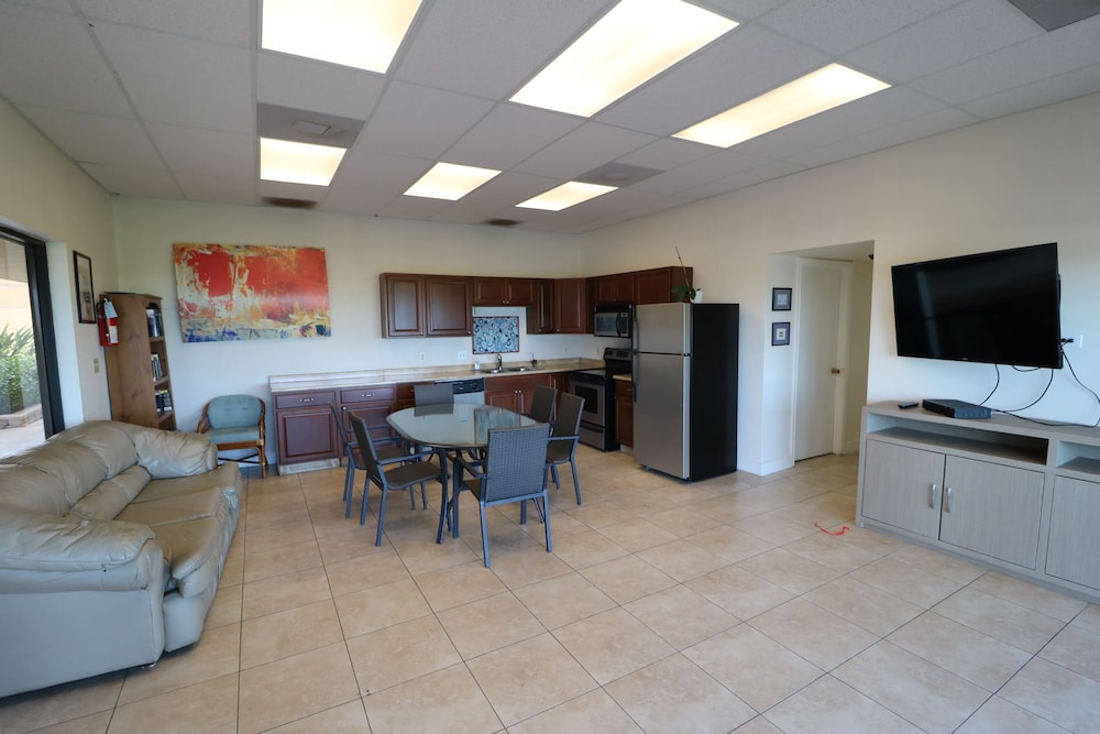 Oceanvista Condominiums by Cheap Getaway