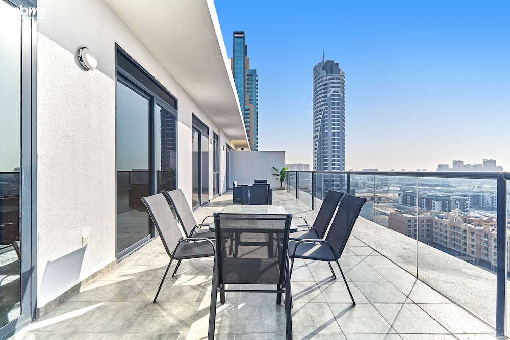 Lucky Residence - 1002 by bnbme homes