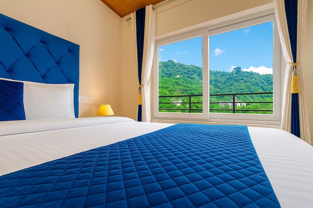 Hotel Shiva Lake - Near Mussoorie Lake