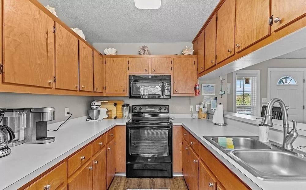 Mental Smiles 3 Bedroom Home by RedAwning view 3