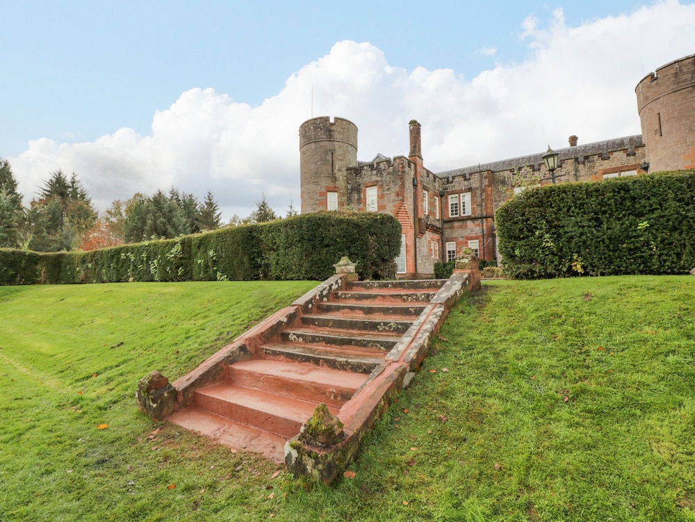 Auchentroig House