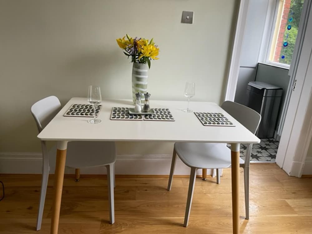 Beautifully Lit Airy 1-bed Apartment in Liverpool view 5
