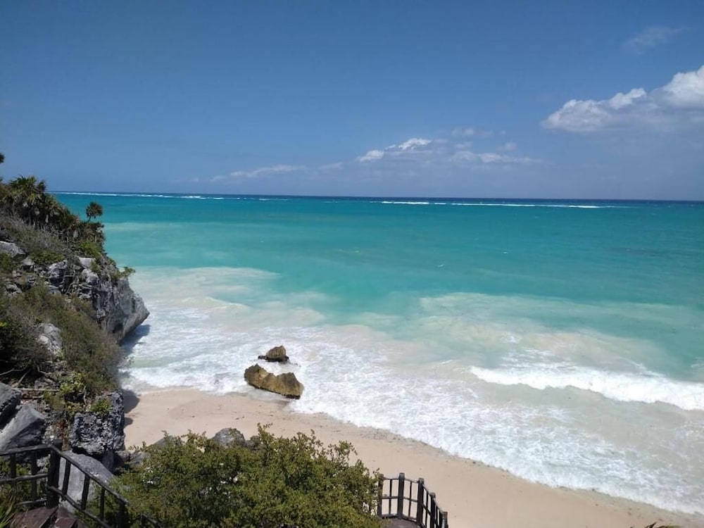 Room in Apartment - Kaban Suites Free Transport Tulum Airport - Mayan Train & Free Cont Breakfast view 5