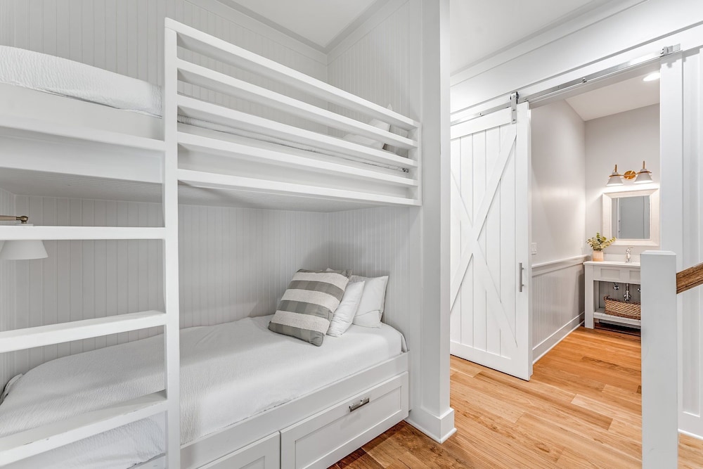 Magnolia Cottages by the Sea by Panhandle Getaways