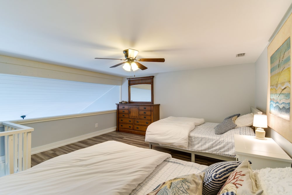 Orange Beach Condo w/ Dock: Boater's Paradise! view 4