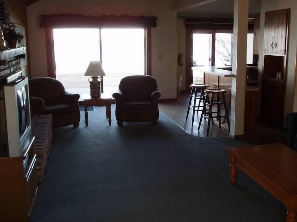 Pelican Shores