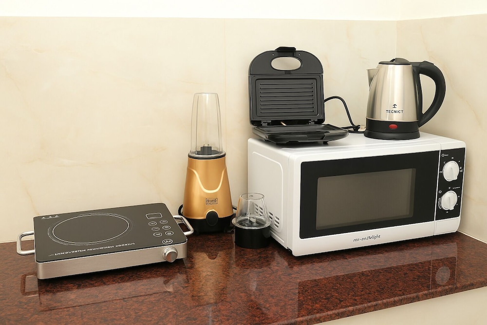 Let'stay- Sector-70 Noida