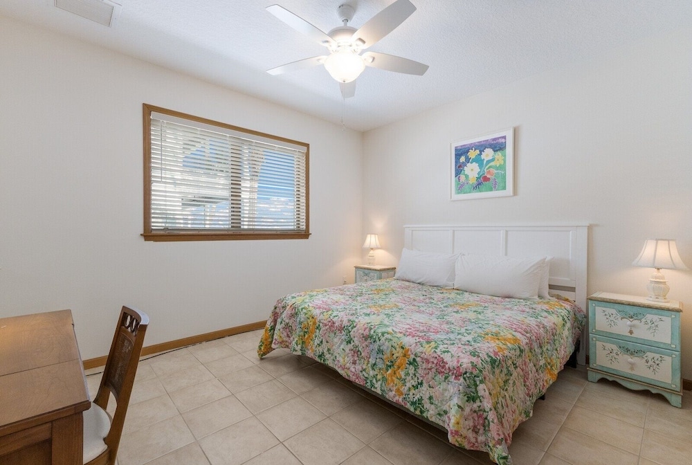Dolphin Watch 3 Bedroom Home