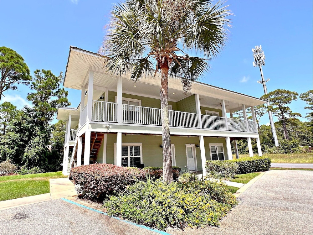 Laguna Breeze