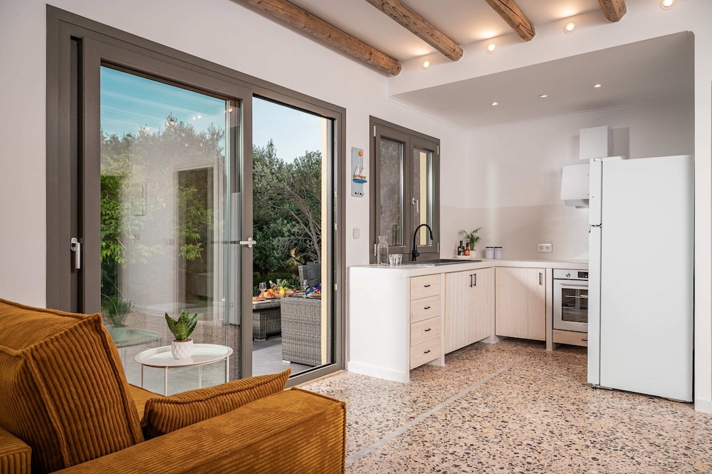 Seaside Villa Angel - Samos Cozy Getaway