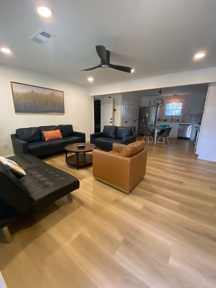10 Burnett Home