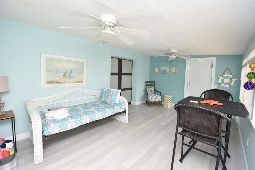 Hidden Oasis Spacious Home With Salt Water Heated Pool Hot Tub Fenced Yard Pets are Welcome