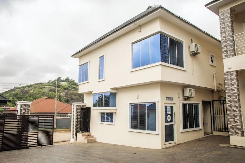 Aeronat Luxury Apartment