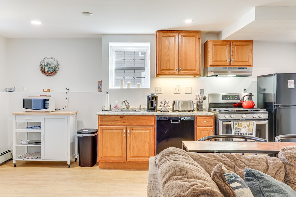 Milford Vacations - Milford Vacation Rental 1 Block to Beach! - Property Image 18