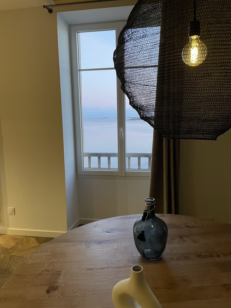 Luxury Apartment With Magnificent sea View