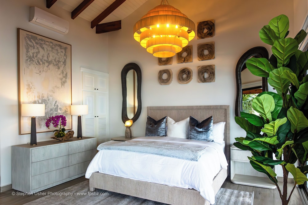 Magenta Caye Luxury Private Island Resort