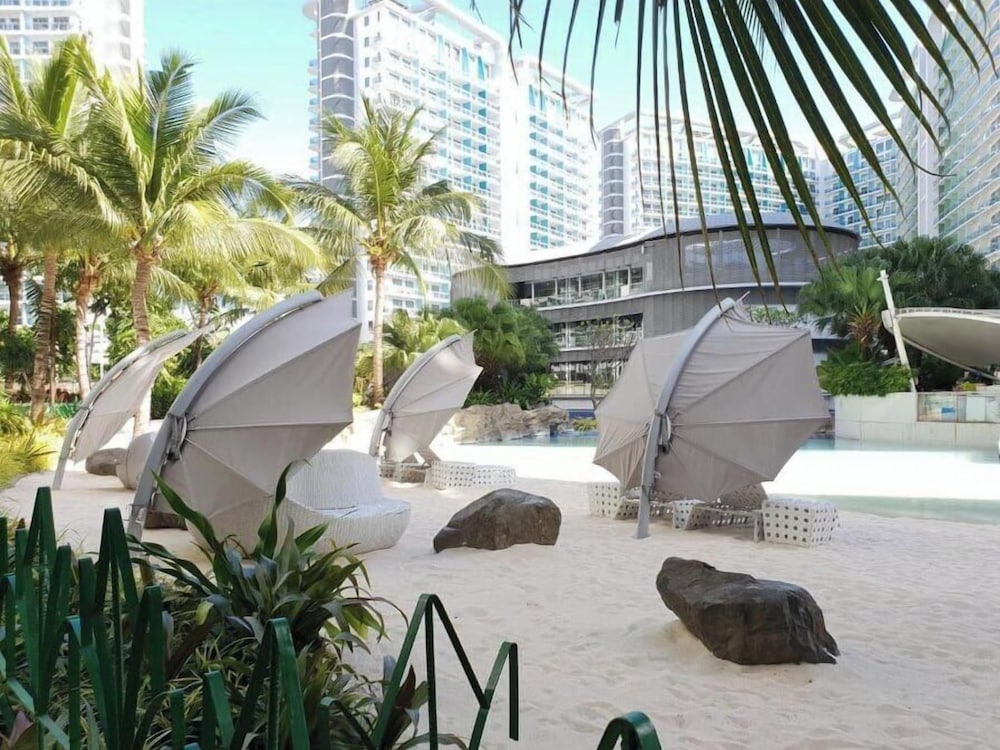 Azure Urban Resort Staycation