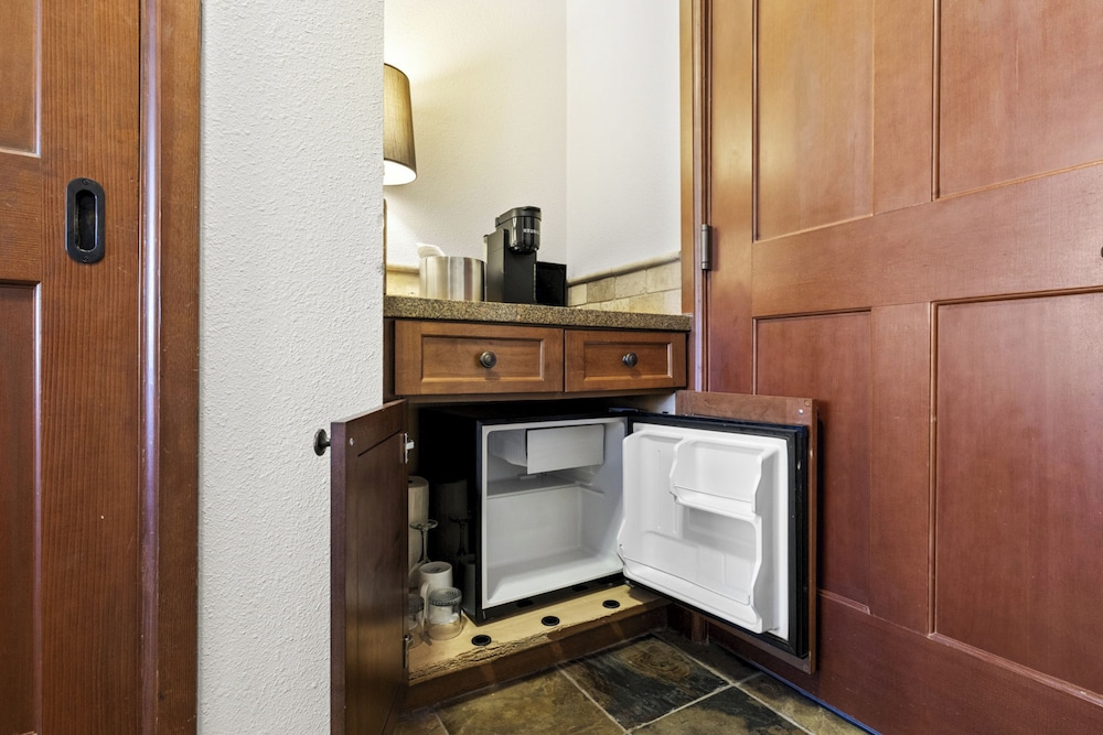 Valley View Condo w/ Resort Amenities