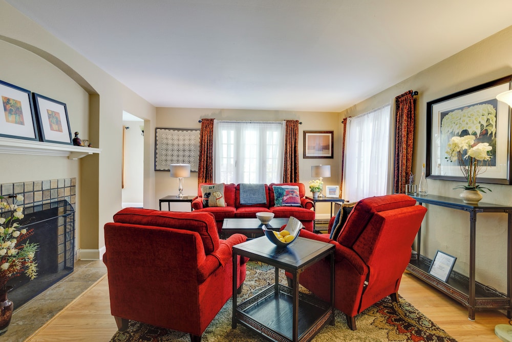 Yard & Grill: Centrally Located Denver Retreat!