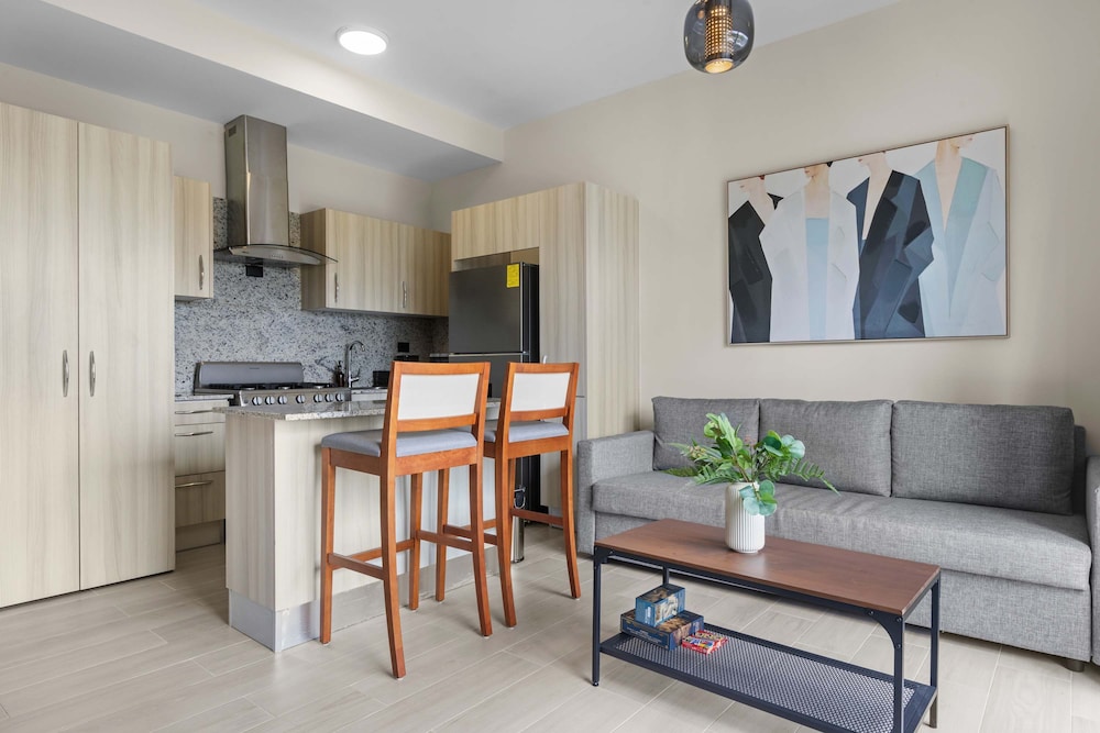 NOK Modern 1BR Apartment With Terrace in Vistacana