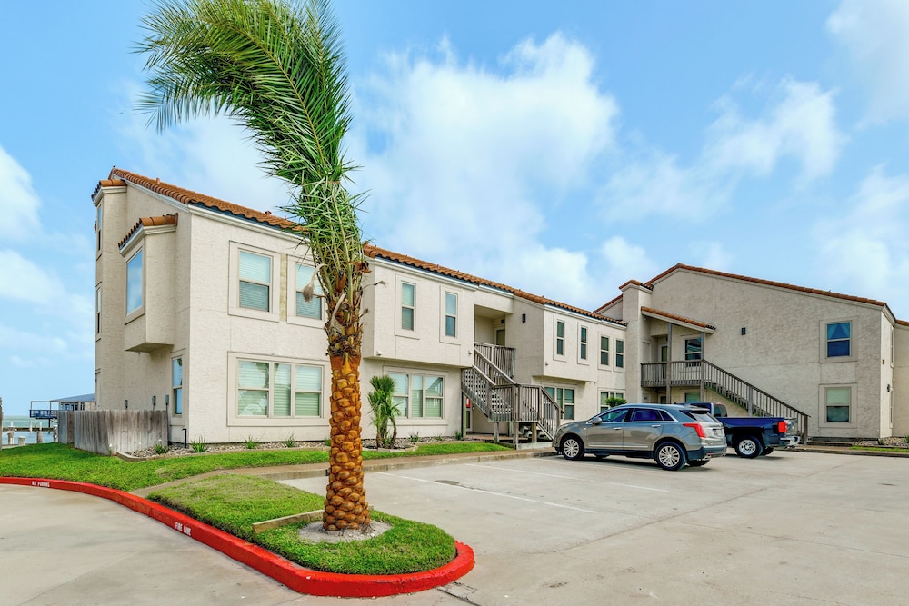 Fish & Swim: Waterfront Rockport Condo w/ Views!