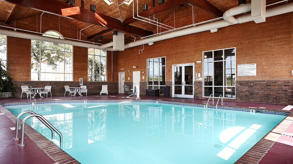 Quality Inn & Suites Carthage near Precious Moments Chapel