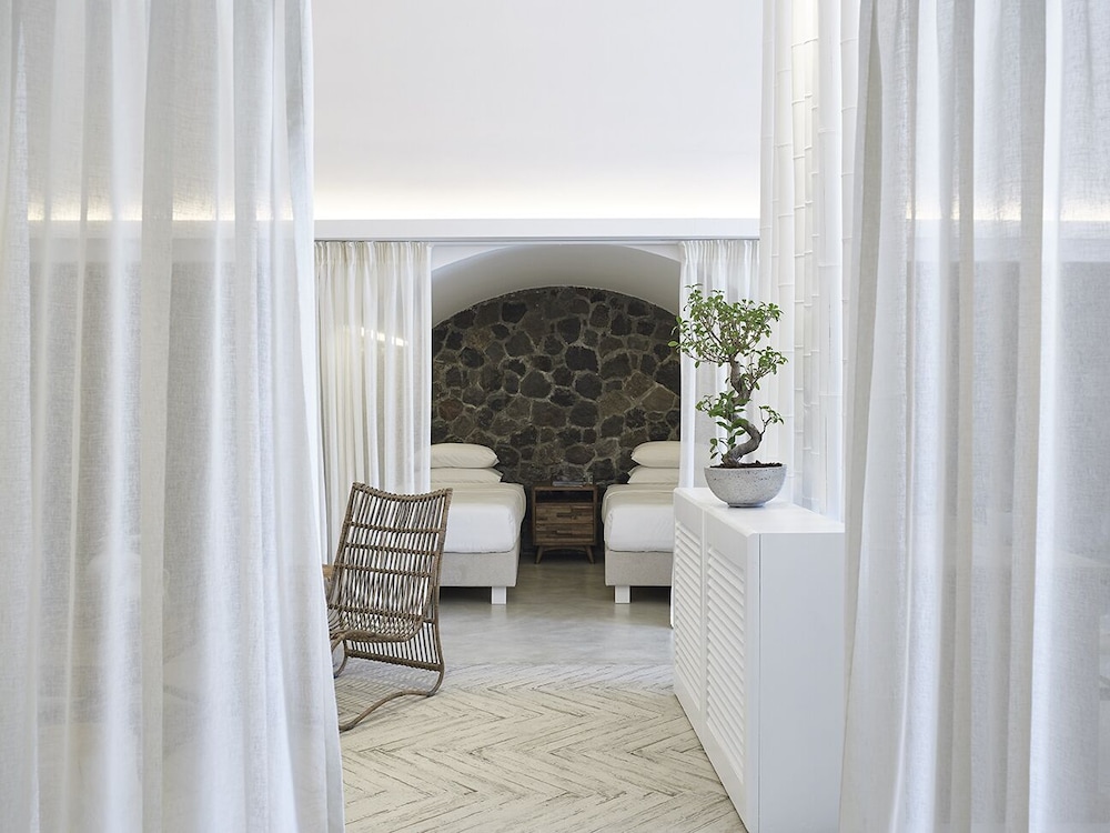 Amor Hideaway Villas