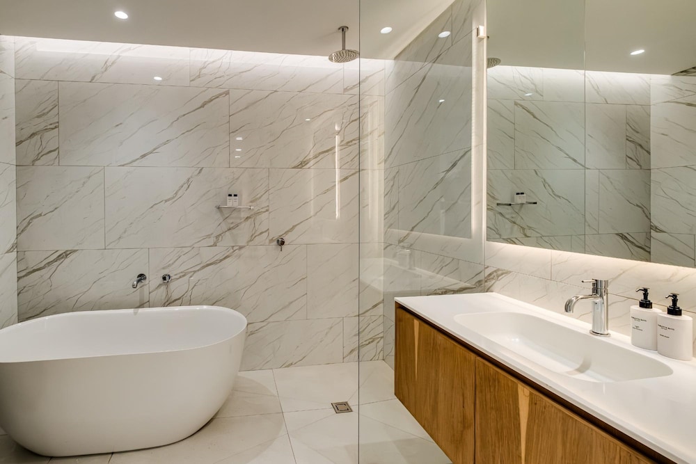 4BR Camps Bay Villa w Pool and Garden Casa Meya