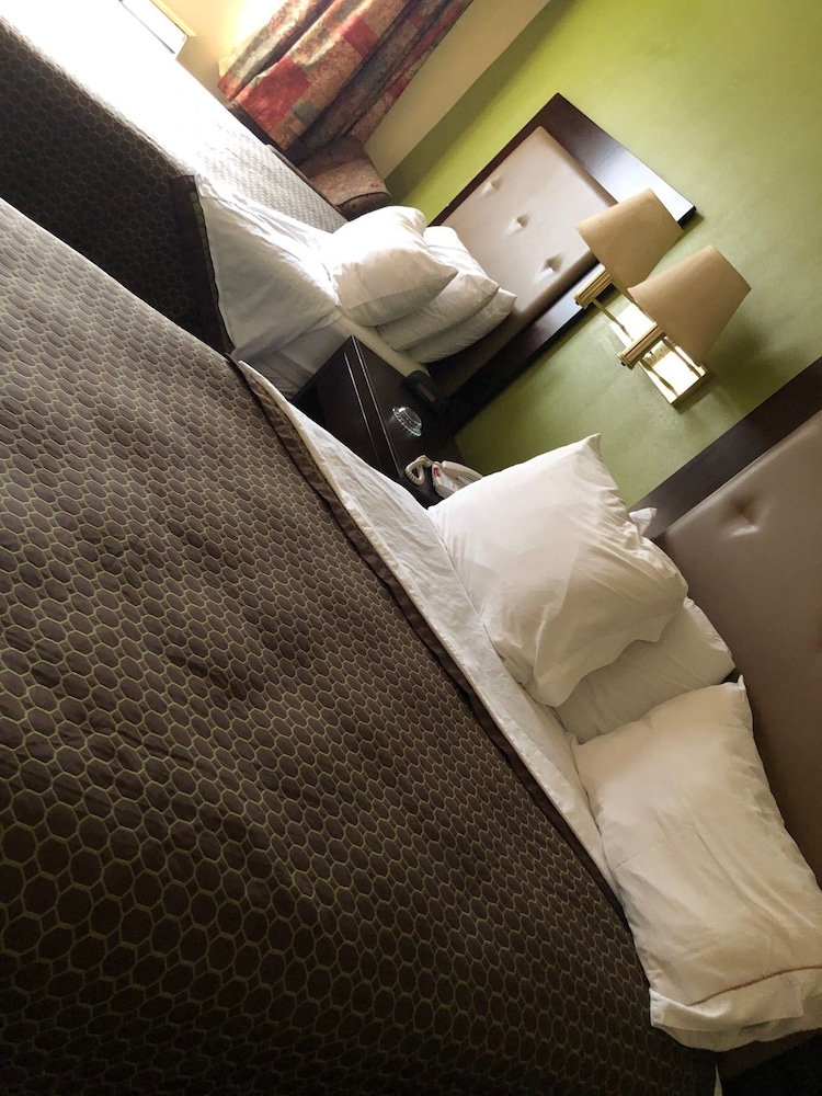 Econo Lodge Inn & Suites Warsaw view 4