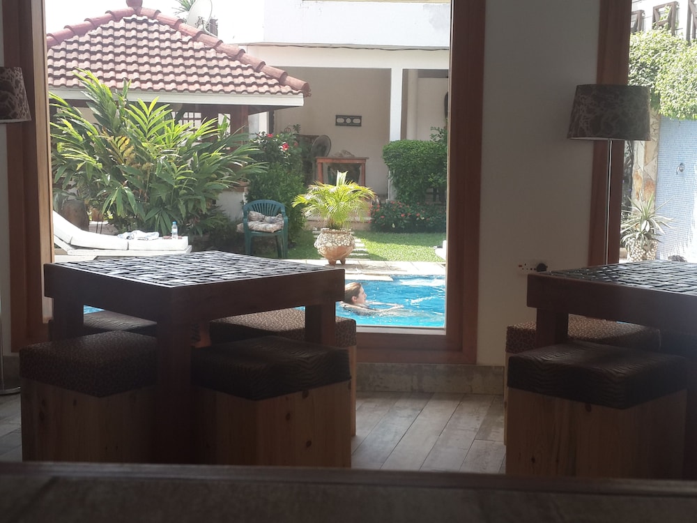 La Paradise Inn