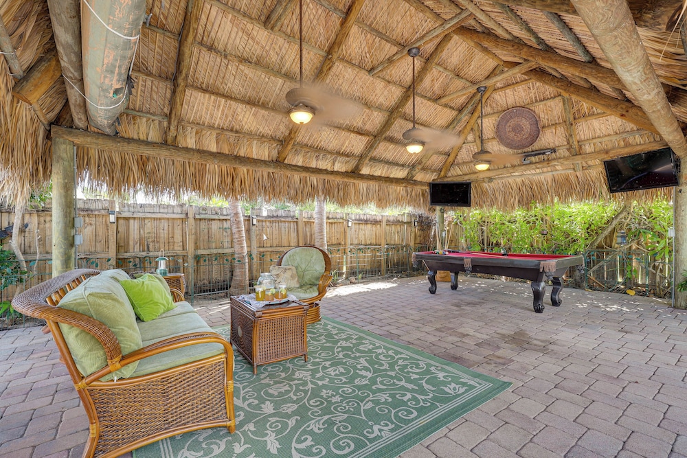 Fish, Swim & Relax Poolside! Deerfield Beach Oasis