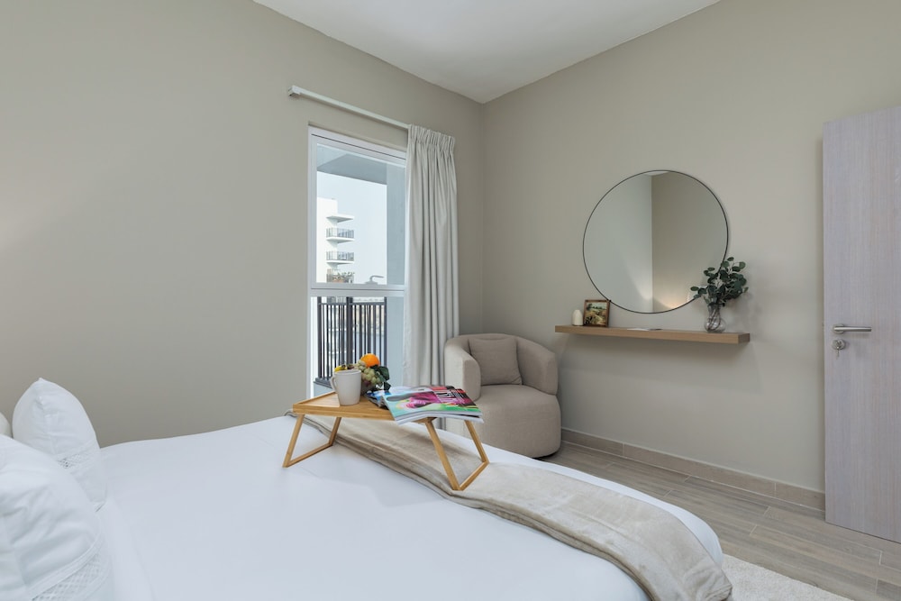 Maison Privee - Modern Hideaway w/ Canal Views on Yas Island