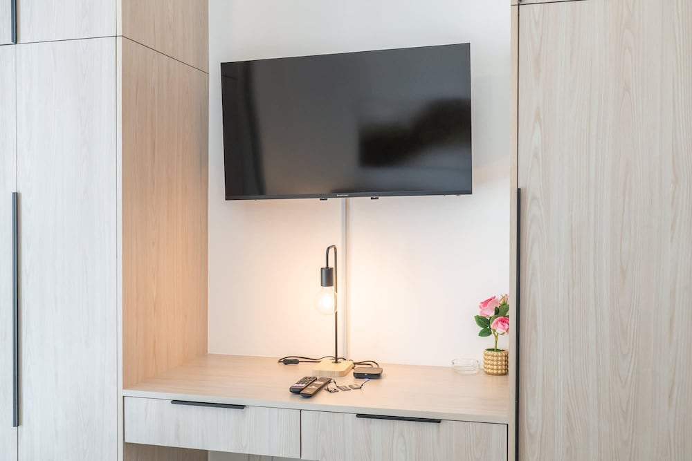 Outstanding Studio in Empire Residence JVC