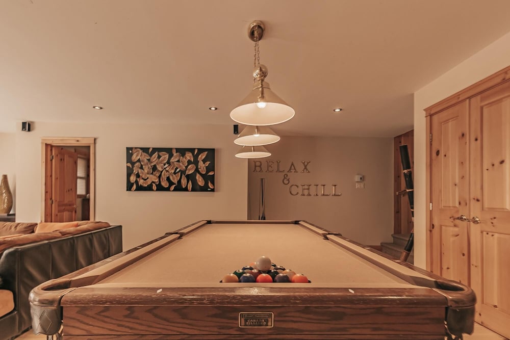 Harfang 51 - Stunning log Cottage With Private hot tub Pool and Scandinavian dry Barrel Sauna
