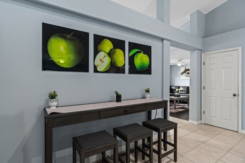 Legacy Park Villa: 5br, Pool, Spa & Near Disney 5 Bedroom Villa