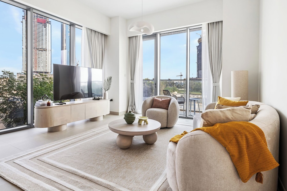 2BR Apartment Near Downtown Dubai Mall