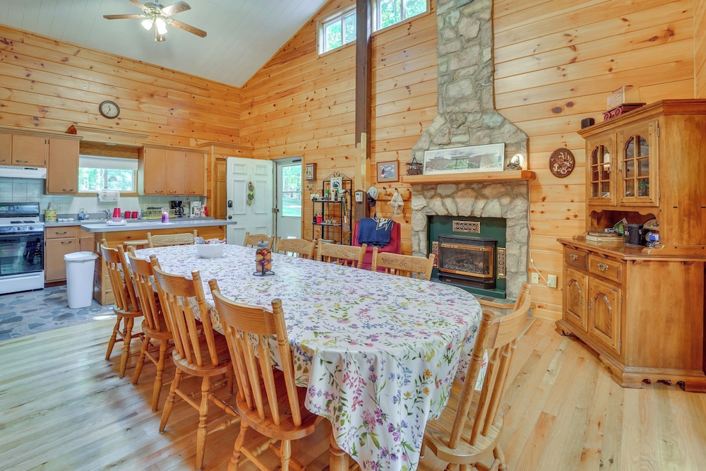Cabin Comfort Near Psu! Fire Pit & On-site Trails